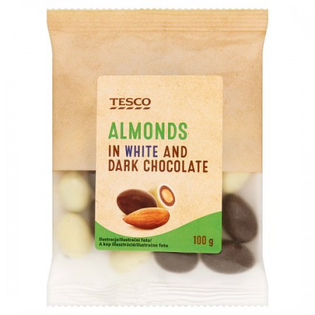 Tesco mandle v horkej a bielej čokoláde –  1,09 € za 100 g balenie    